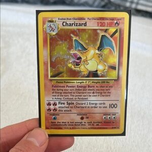 Charizard Pokémon Card